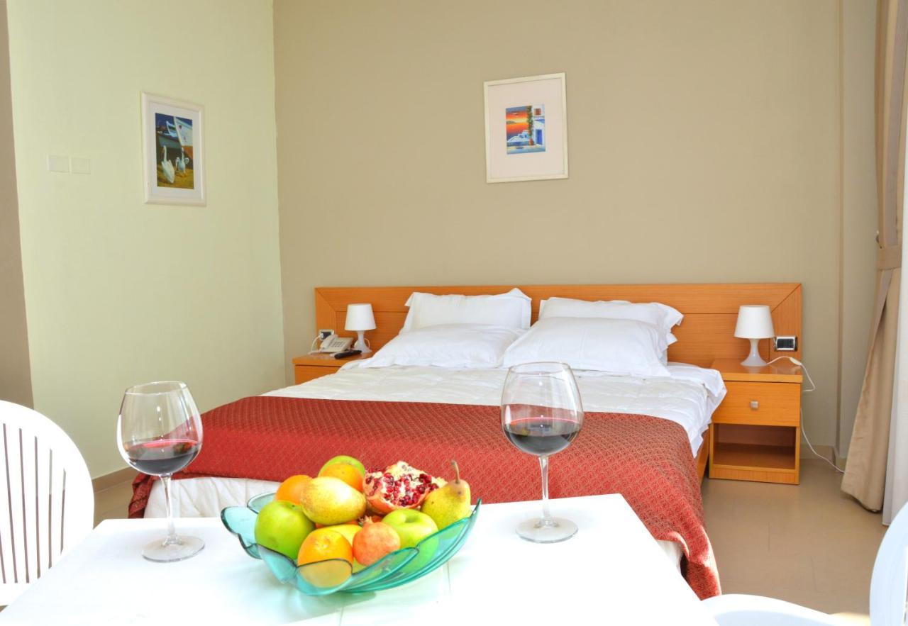 Hotel Pastarella Radhime Orikum Esterno foto